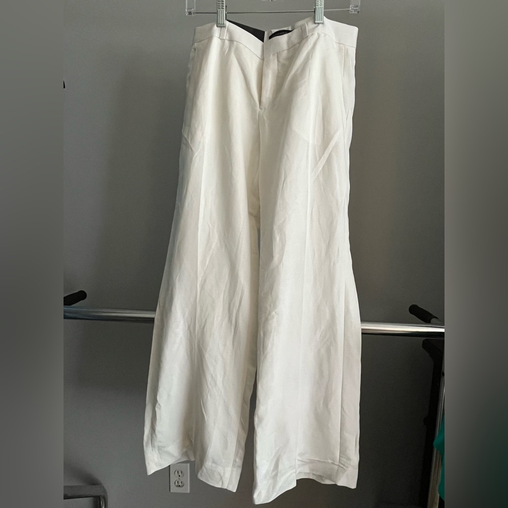 Banana Republic linen slacks.  New with tags.  White.